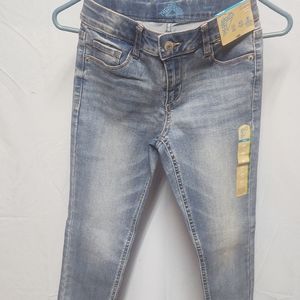 Girls faded skinny jeans, size 12s slim. New